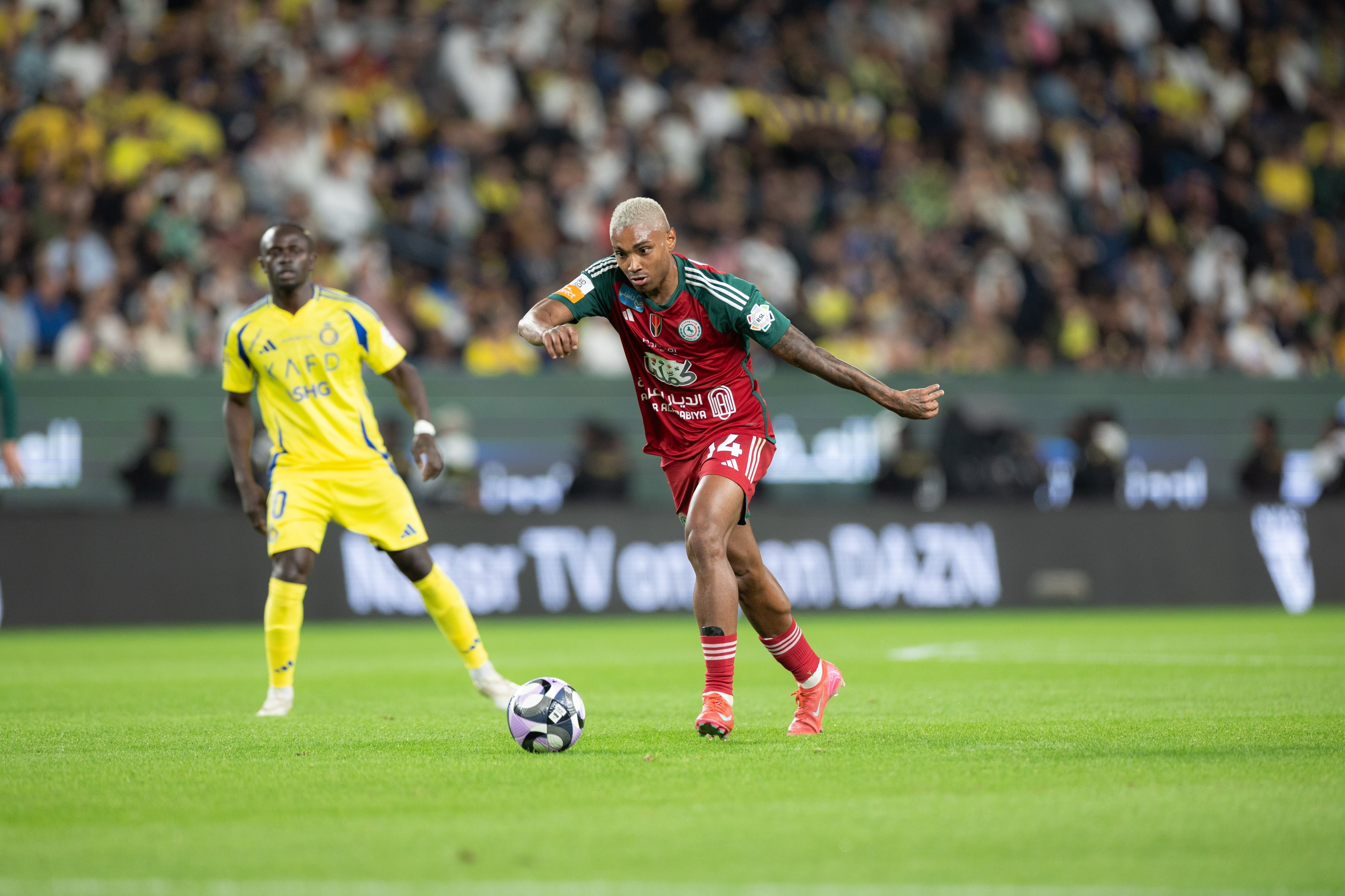 Fluminense faz proposta pelo atacante Vitinho, ex-Flamengo