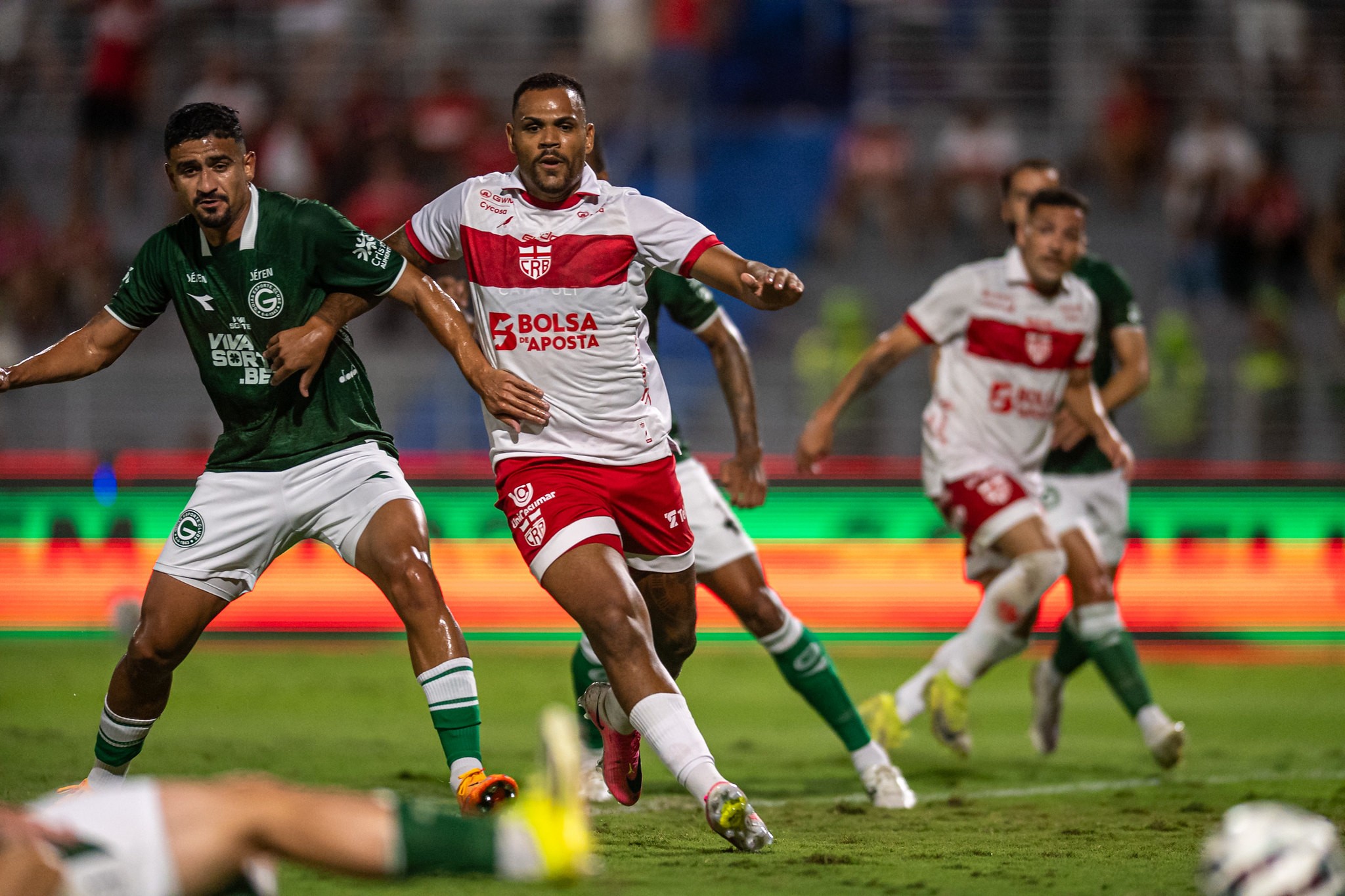 Centroavante do CRB, Mikael recupera a liderança da artilharia da Série B