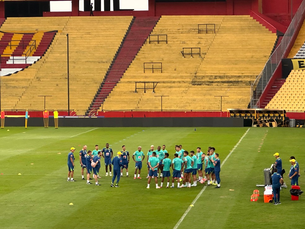 Treino da Seleção no Estádio Monumental de Guayaquil — Foto: Bruno Cassucci