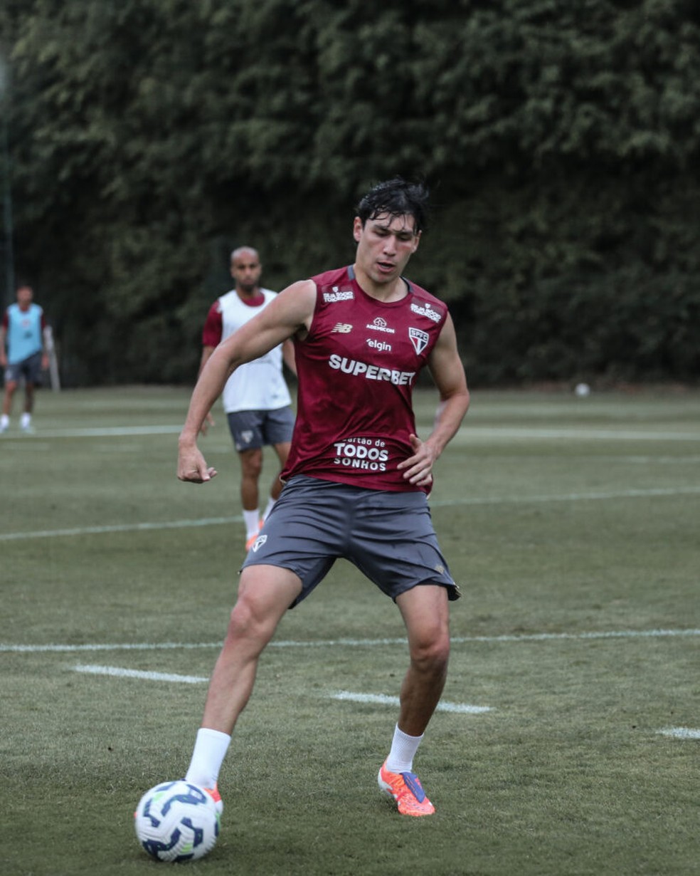 Ferraresi em treino do São Paulo antes de clássico contra o Palmeiras pelo Campeonato Brasileiro