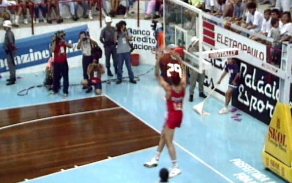 Morre Paulo Meindl, ex-pivô do time de basquete do Minas, que estava  internado em São Paulo - Superesportes