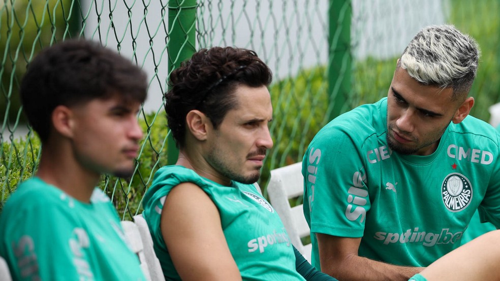 Andreas Pereira e Veiga em treino na Academia de Futebol  Foto: Cesar Greco/Palmeiras