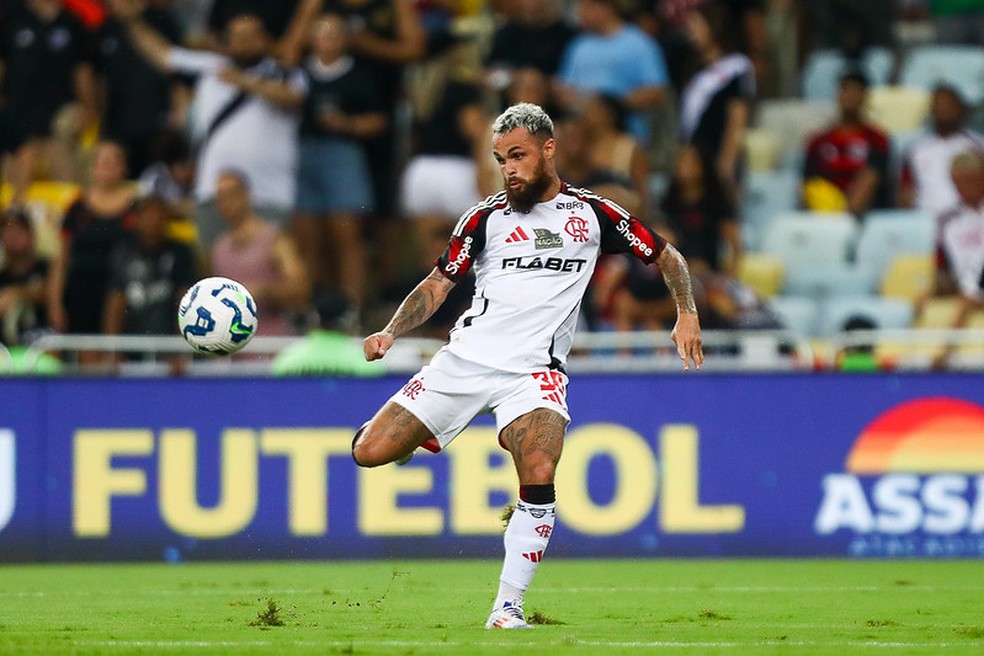 Michael  um dos atletas que podem deixar o Flamengo no meio do ano  Foto: Gilvan de Souza / Flamengo
