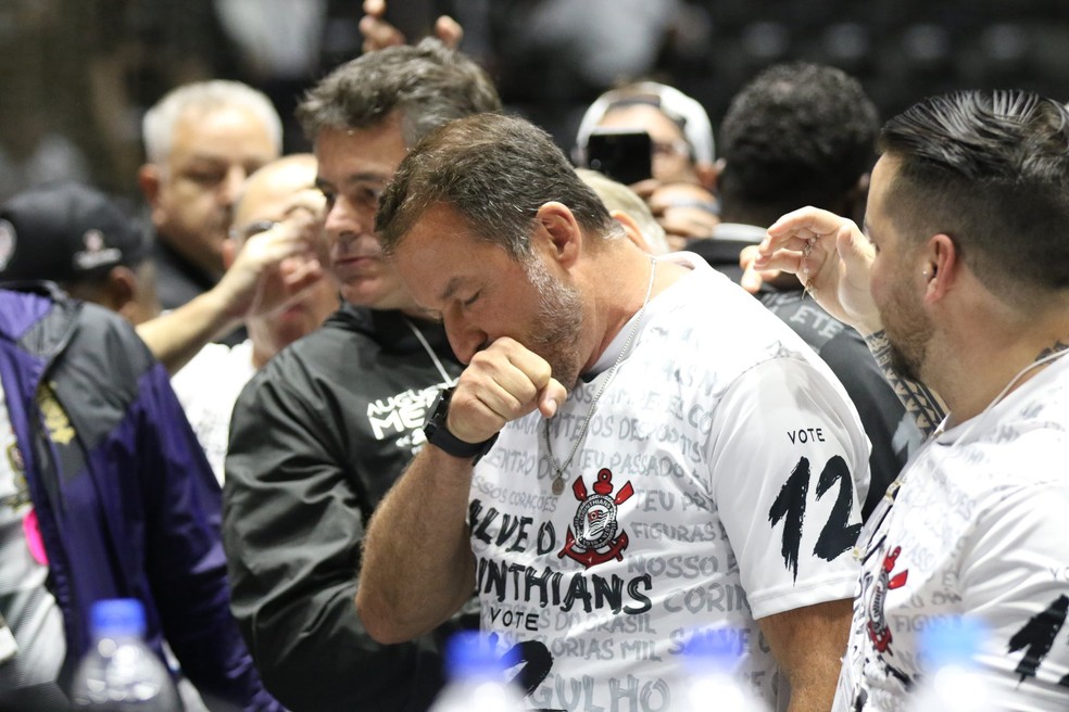 Augusto Melo comemora vitória na eleição no Corinthians — Foto: José Manoel Idalgo