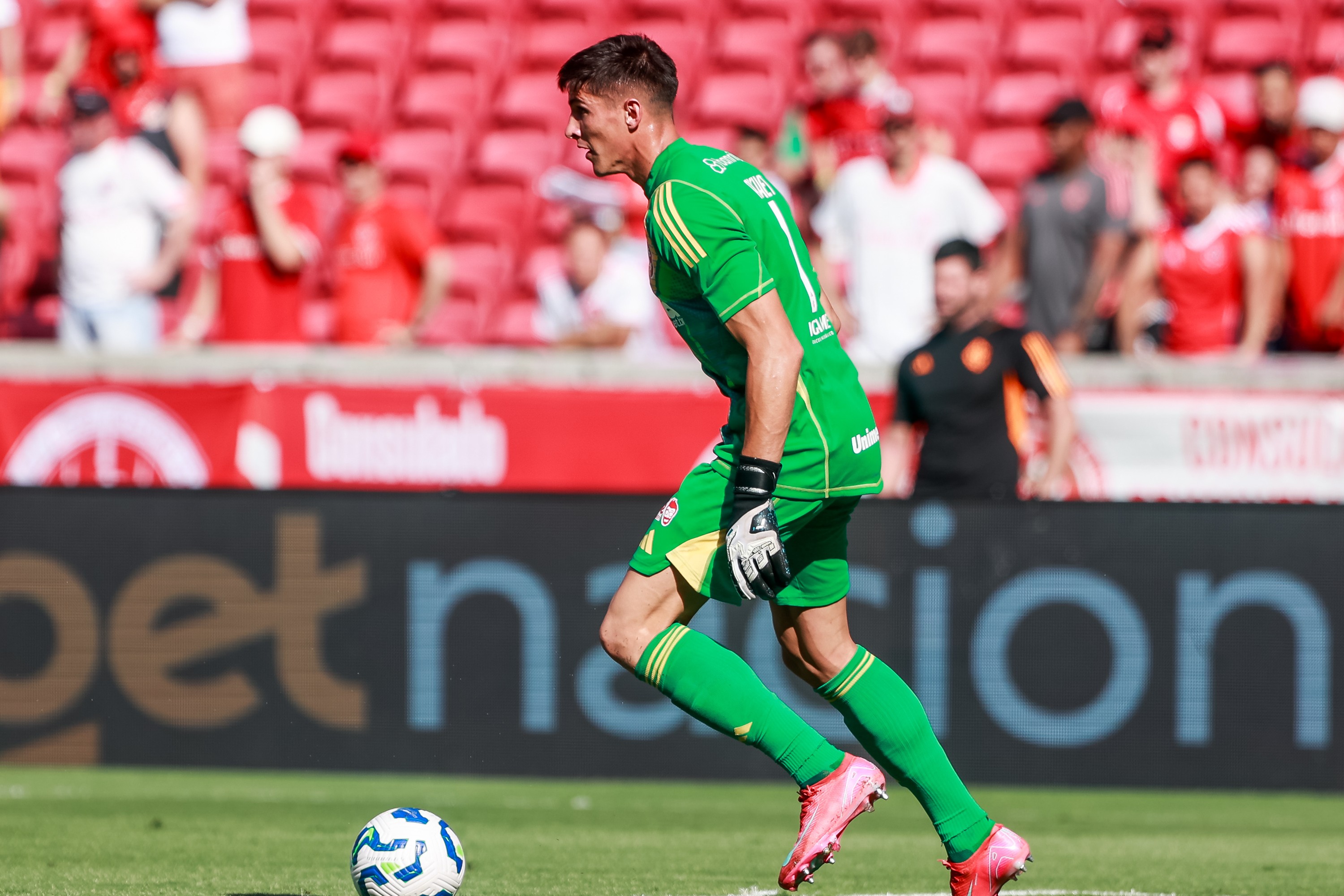 Inter: Rochet revela ter jogado no sacrifício para evitar rebaixamento | Ge