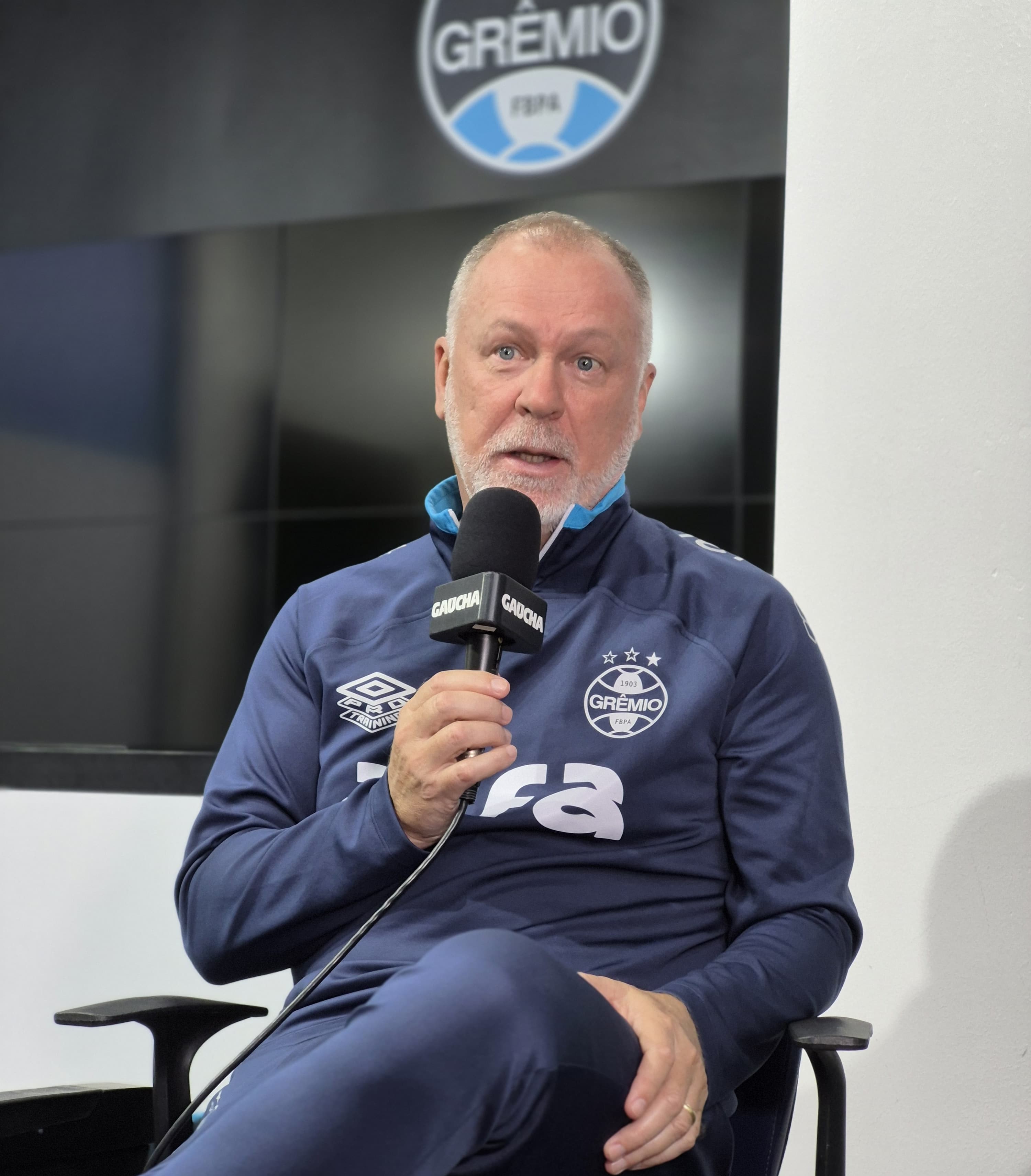 Confira entrevista exclusiva com Mano Menezes, técnico do Grêmio