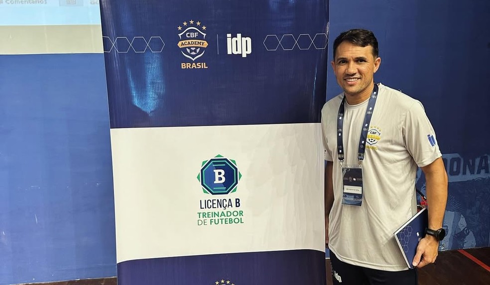 Márcio Mossoró concluiu a Licença B de treinador de futebol — Foto: Cedida