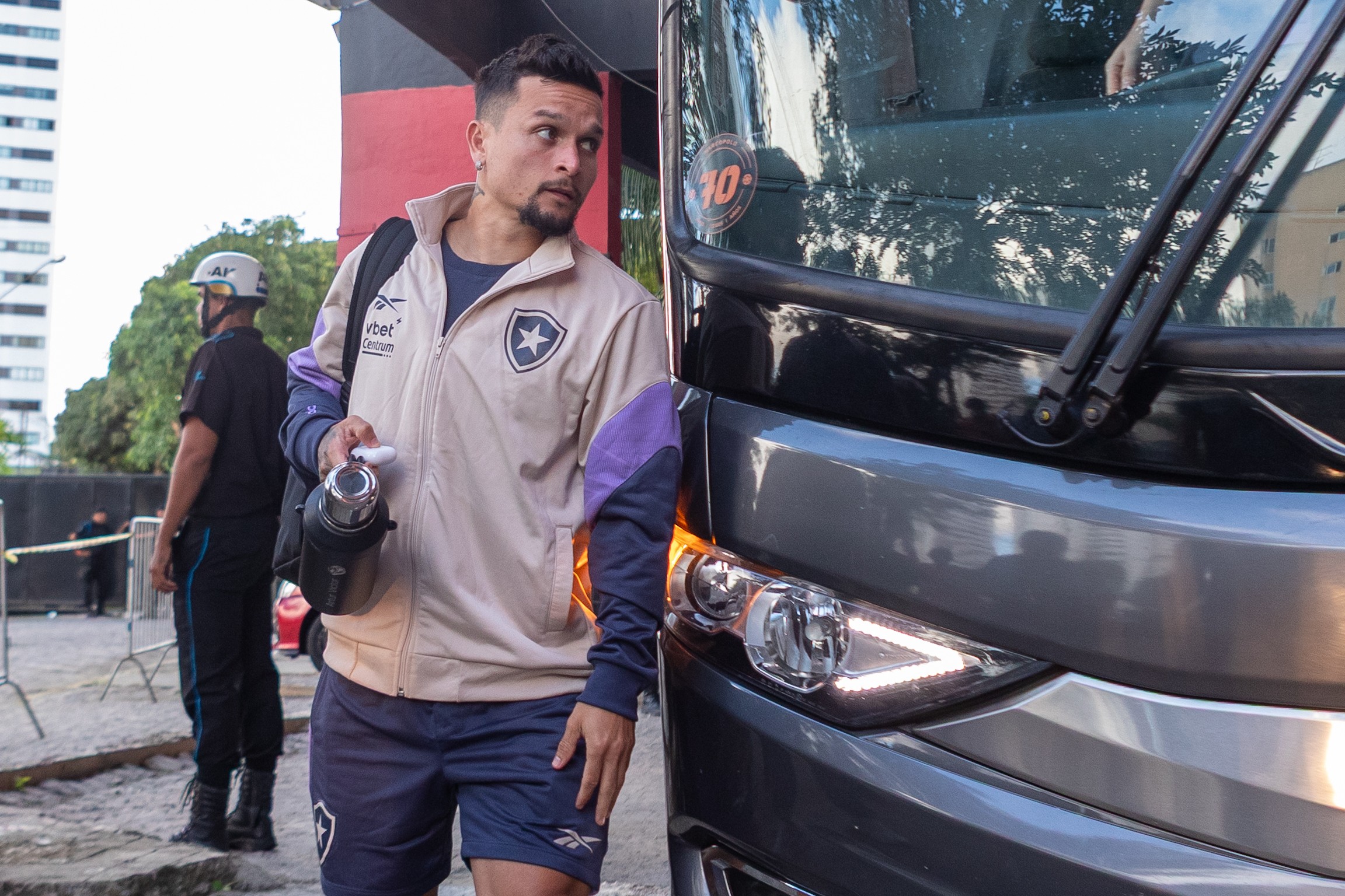 Escalação do Botafogo: Artur será desfalque em jogo contra o Corinthians 