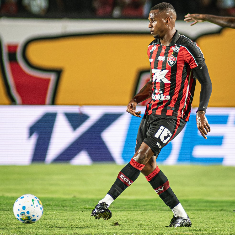 Dudu em Vitória x Flamengo — pré-contratos com outros clubes
