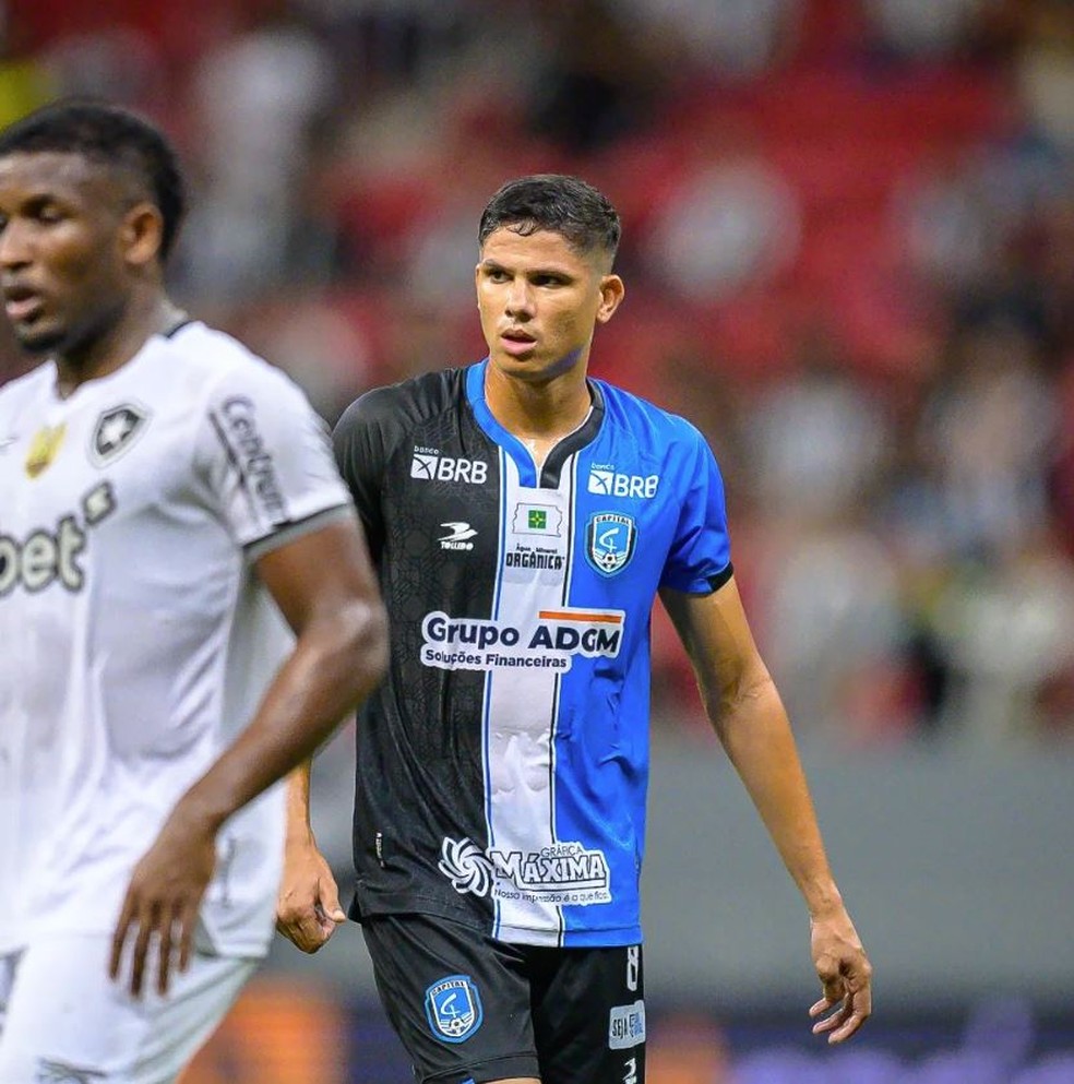 Varão disputou a Copa do Brasil contra o Botafogo representando o Capital-DF, seu antigo clube. — Foto: Arquivo Pessoal