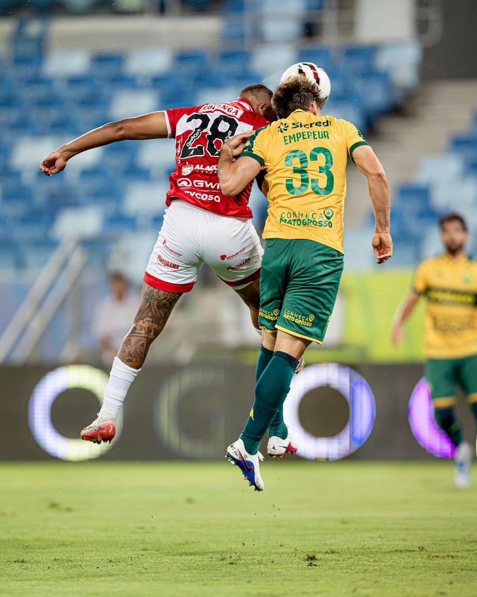 Alan Empereur oito meses longe dos gramados