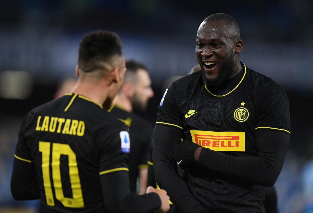 Com dois de Lukaku, Inter supera jejum de mais de 20 anos, vence Napoli e  recupera liderança | futebol italiano | ge