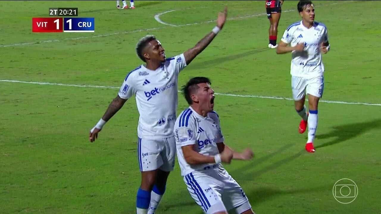 Jair Ventura cita protesto da torcida após derrota do Vitória: "Temos que ser vaiados mesmo"