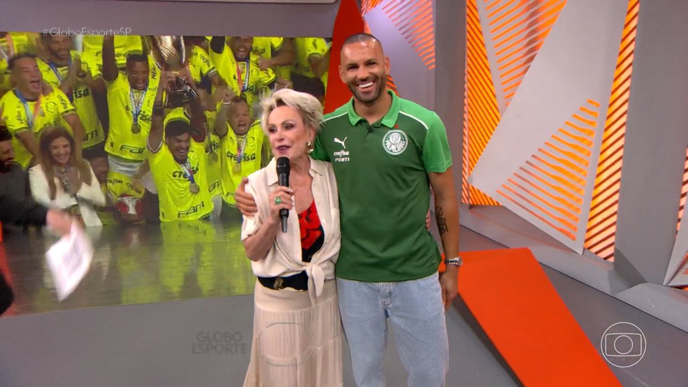Ana Maria Braga invade entrevista de Weverton no Globo Esporte — Foto: Reprodução