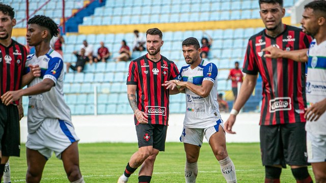 Moto venceu o Tuntum e entrou no G-4