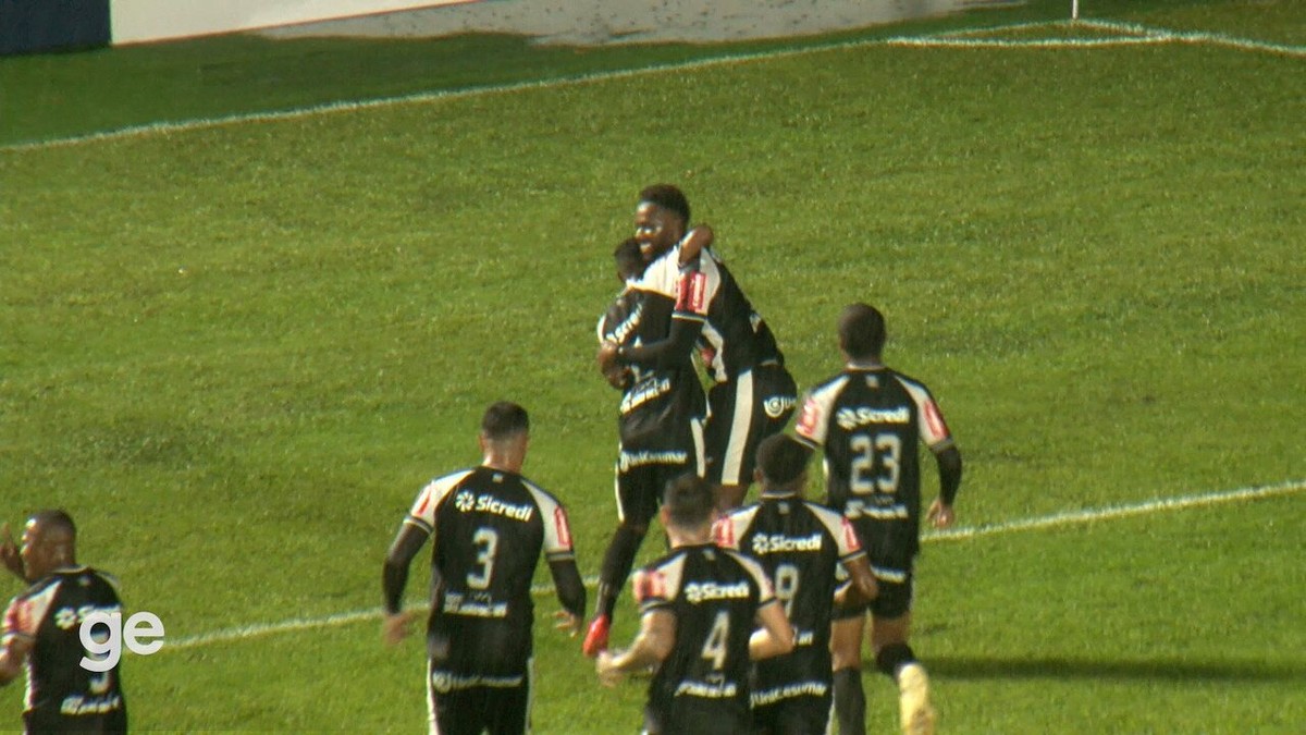 Lincoln destaca-se em vitória expressiva ao iniciar como titular por time líder.