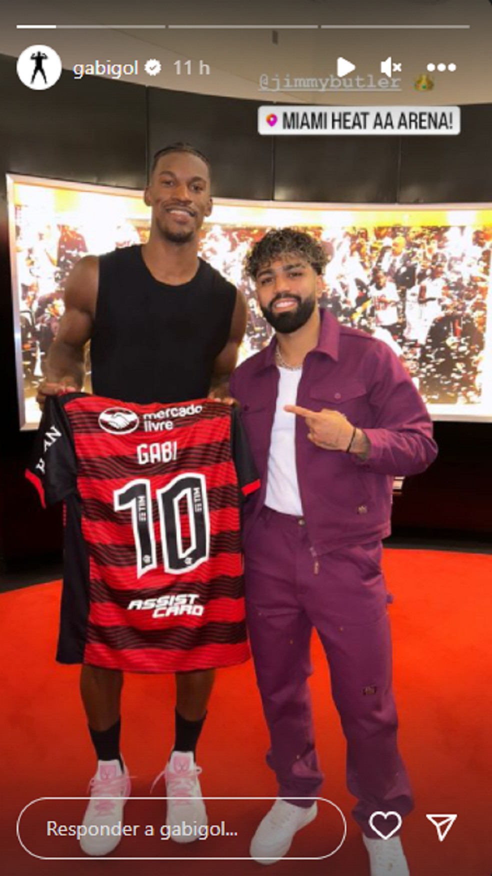 Gabigol presenteou o ala Jimmy Butler, do Miami Heat &mdash; Foto: Reprodu&ccedil;&atilde;o