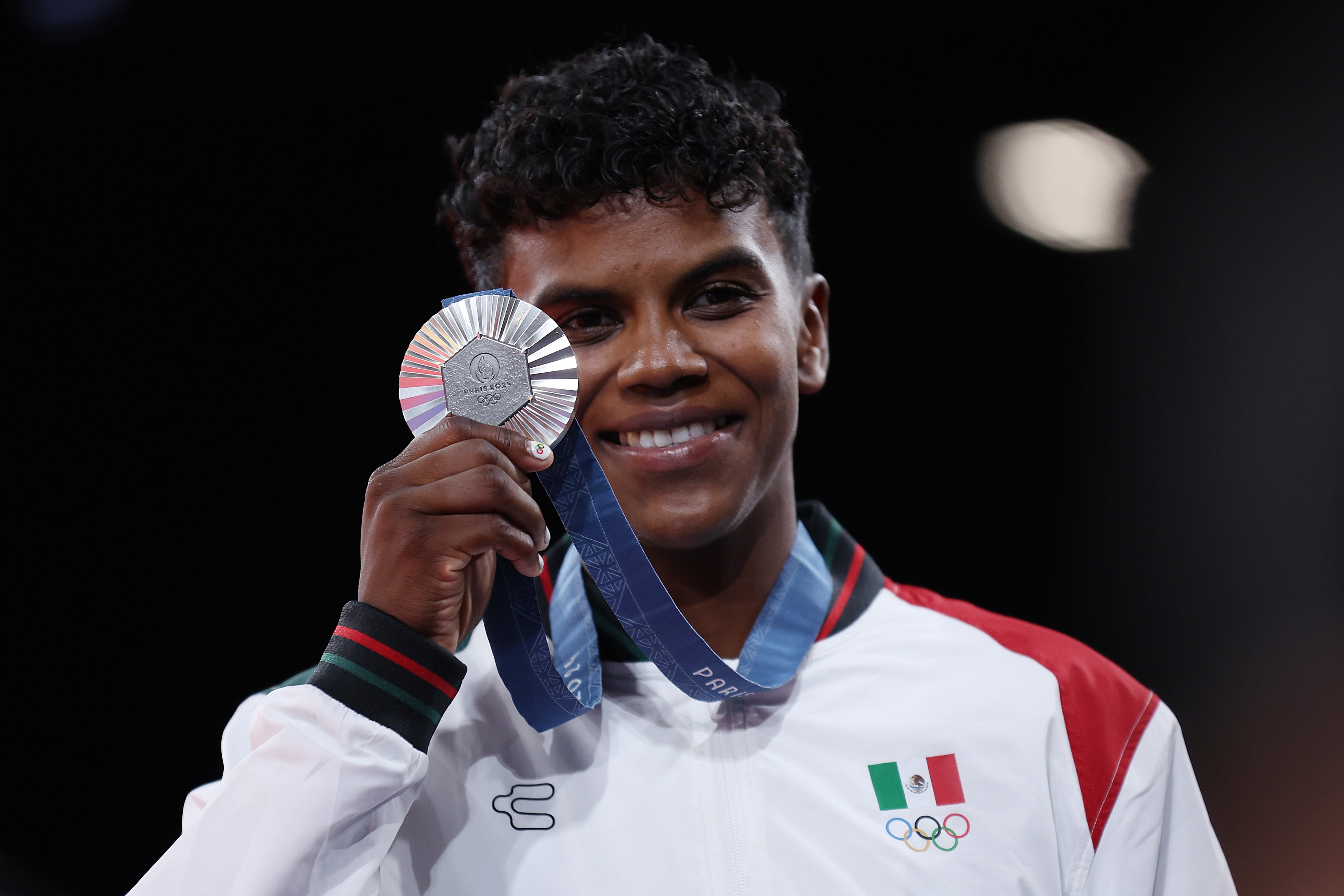 Mexicana realiza sonho ao encarar Rafa Silva no Spaten Fight Night e diz gostar de pressão da torcida