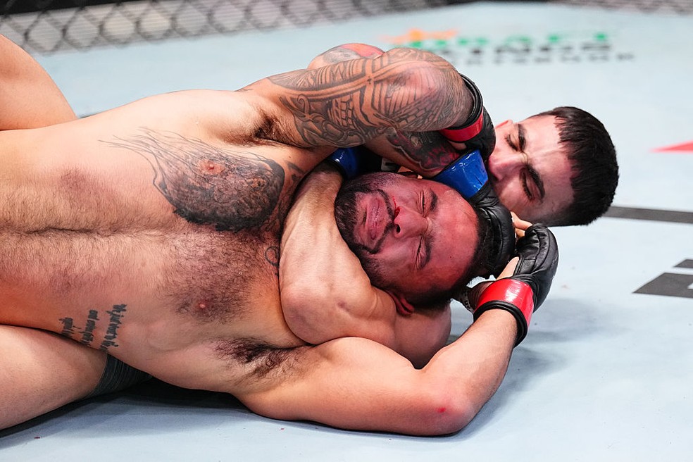 Luta do UFC causa suspeita em e americano é dispensado após derrota