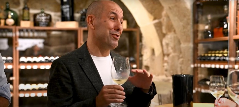 Leonardo Jardim em degustação de vinho