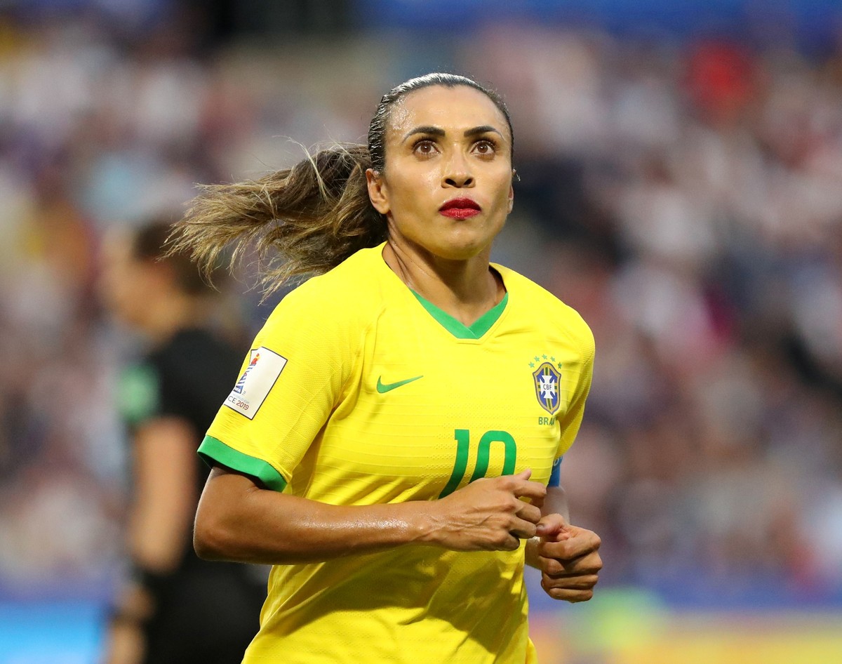 Fim do mistério: Marta quer jogar a próxima Copa do Mundo, futebol  internacional