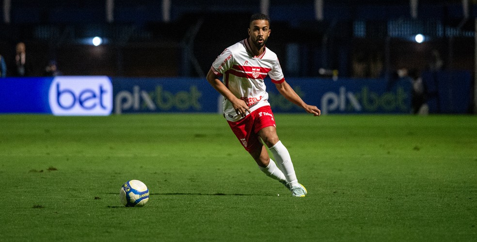 Jorge em ação pelo CRB contra o Avaí — Foto: Rafa Peixe/ASCOM CRB