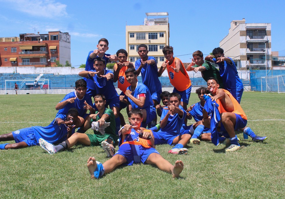 Copa união futebol de base - 🏃🏃🏃🏃🏃 Segue o jogo, agora é com as  equipes @serranofc_rj @fc_riodejaneiro ➡️2ª PARTIDA DA SEMIFINAL 🗒  17/07/2023 SEGUNDA-FEIRA ⏰️10h ▪️ Sub 20 📍LOCAL: ARENA INTERFUT (BARRA