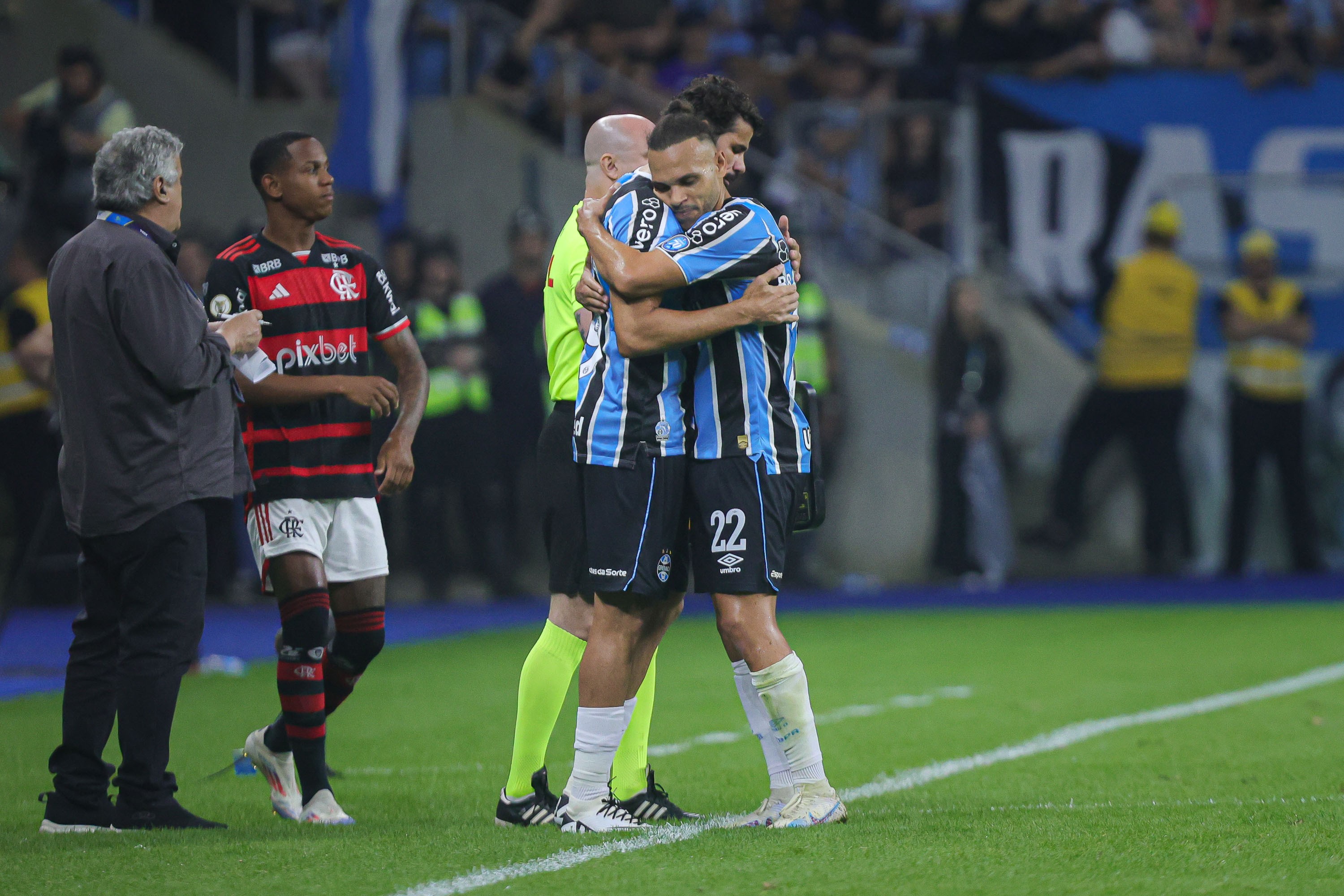 Braithwaite desbanca Diego Costa e vira peça-chave no Grêmio em três meses