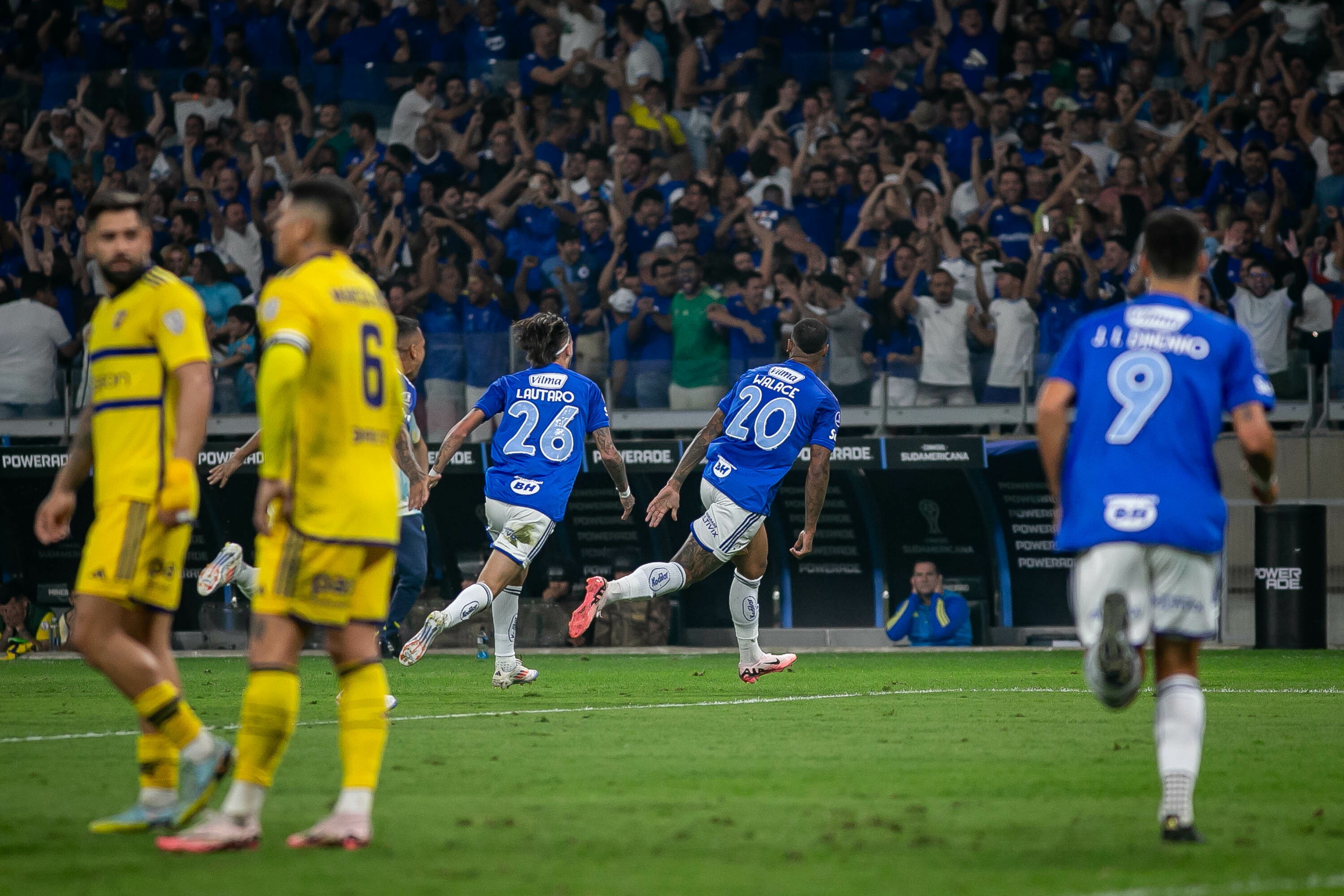 Cruzeiro x Boca: A Rivalidade Épica, Polêmicas e o Apogeu de um Clássico Sul-Americano