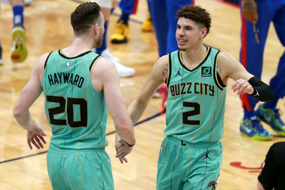 De olho em prêmio e playoffs, LaMelo Ball volta às quadras neste sábado