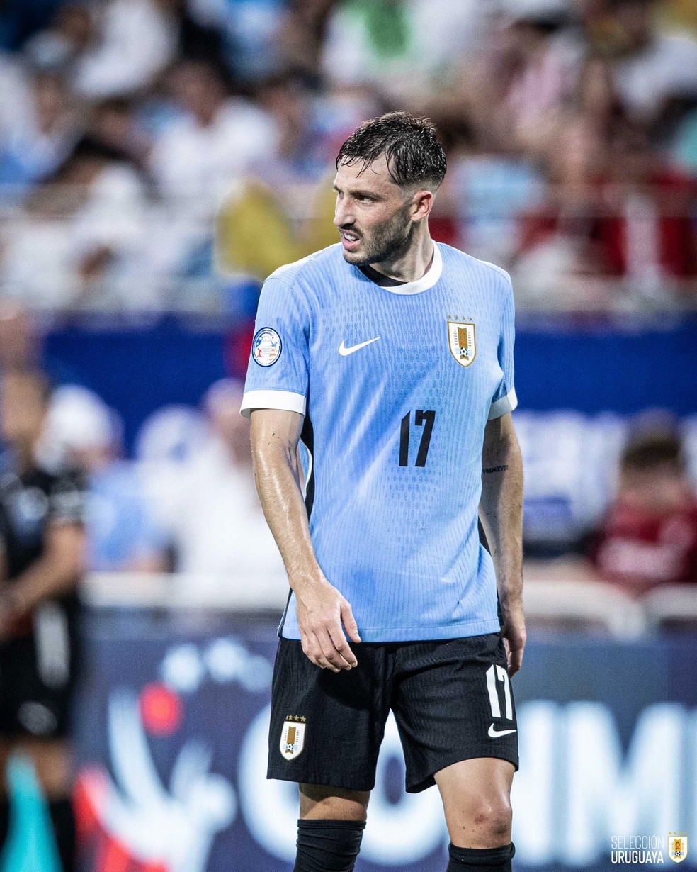 Viña em ação pelo Uruguai na Copa América