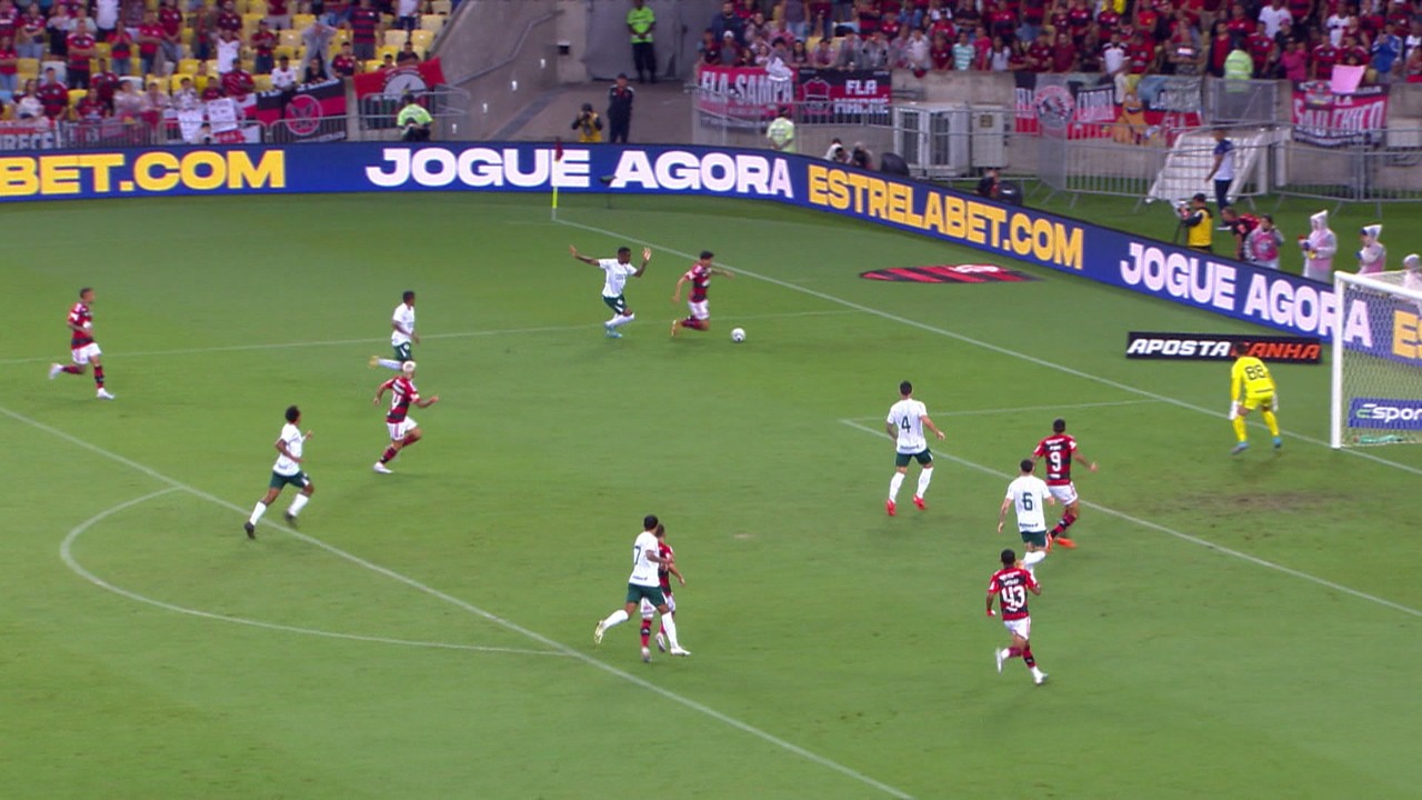 Pulgar rouba bola, Victor Hugo abre o campo, e Ayrton Lucas sofre pênalti em Flamengo x Goiás