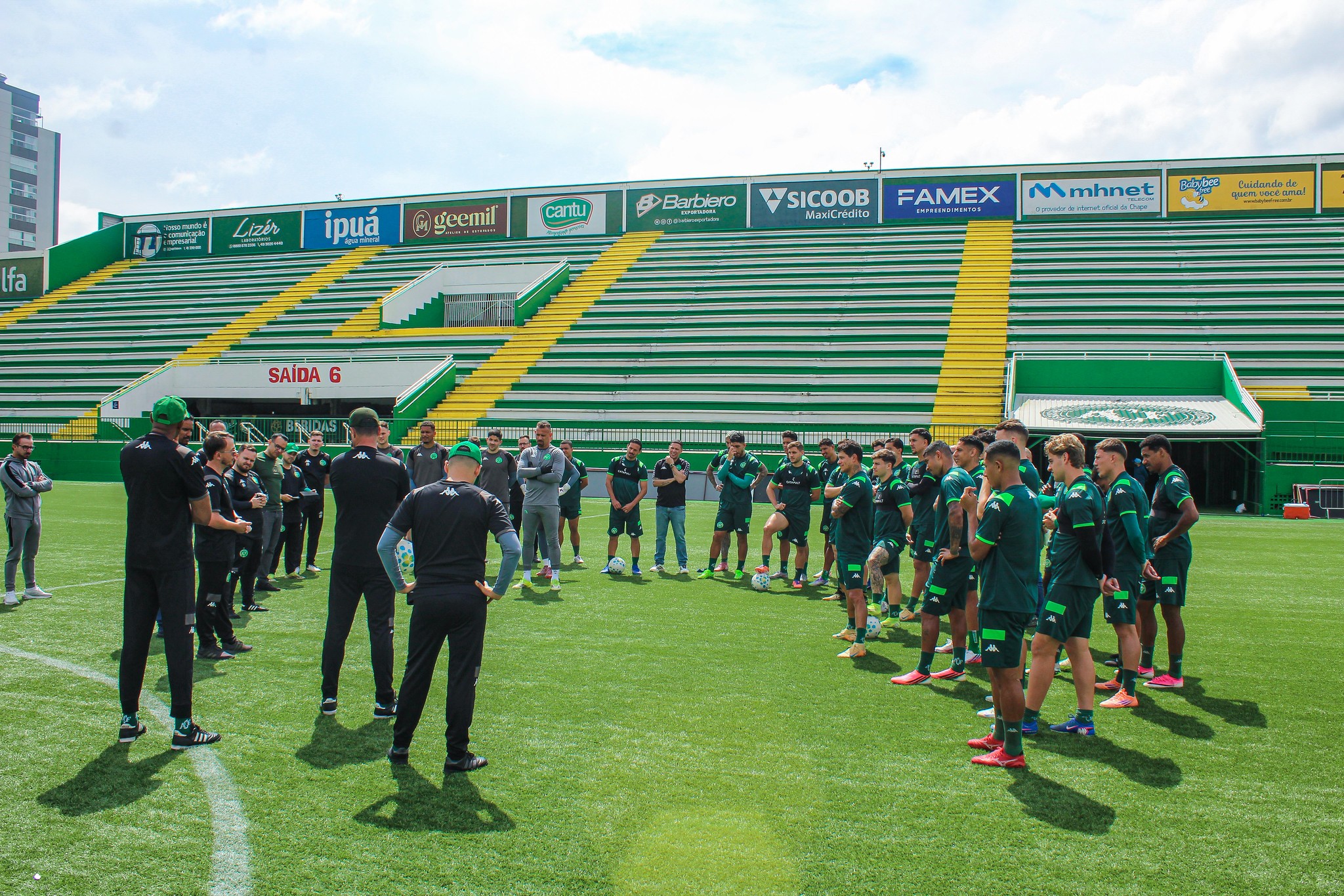 Escalação da Chapecoense: Fernando suspenso e reencontro com a torcida na Arena Condá