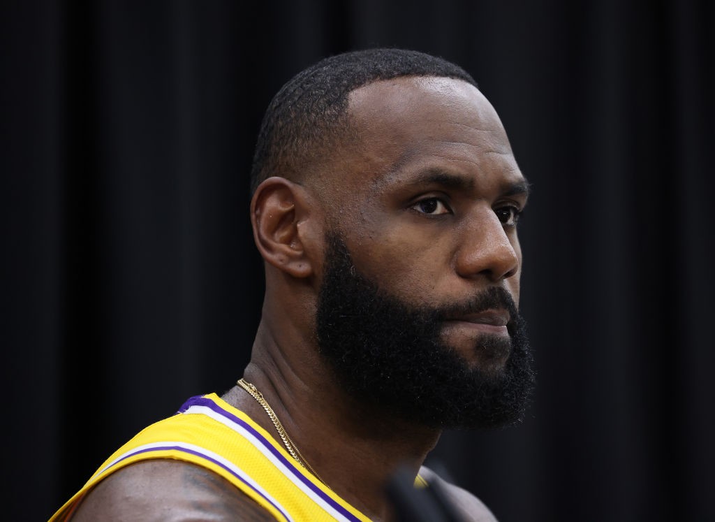 LeBron admite ter sido cético no início, mas revela ter se vacinado | Ge