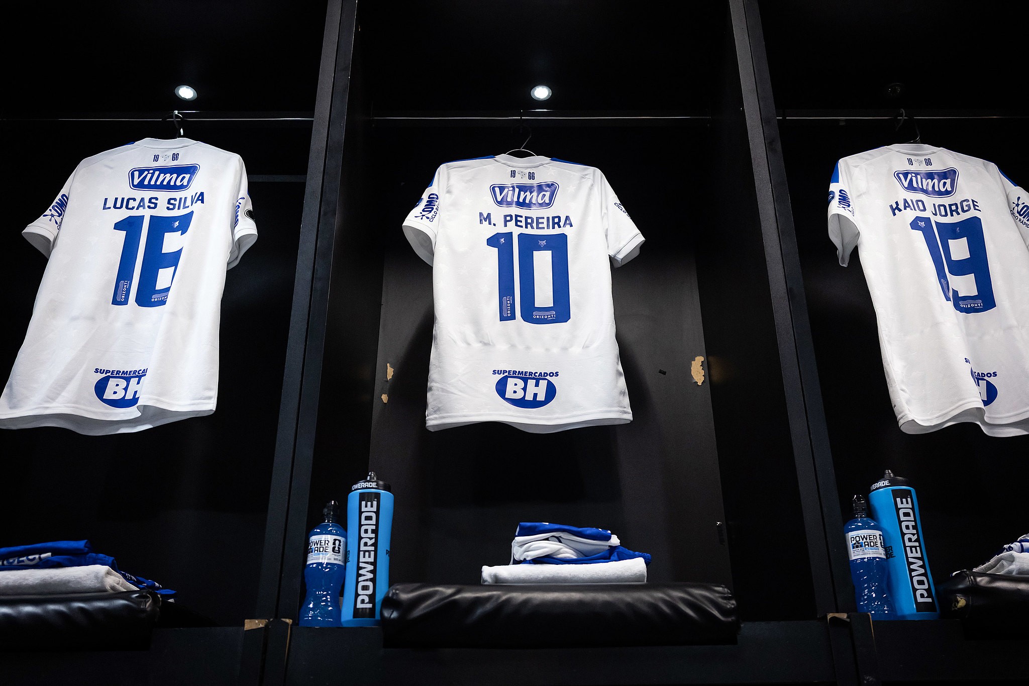 No Maracanã, Cruzeiro redefine estratégia e escalação para duelo decisivo contra o Flamengo