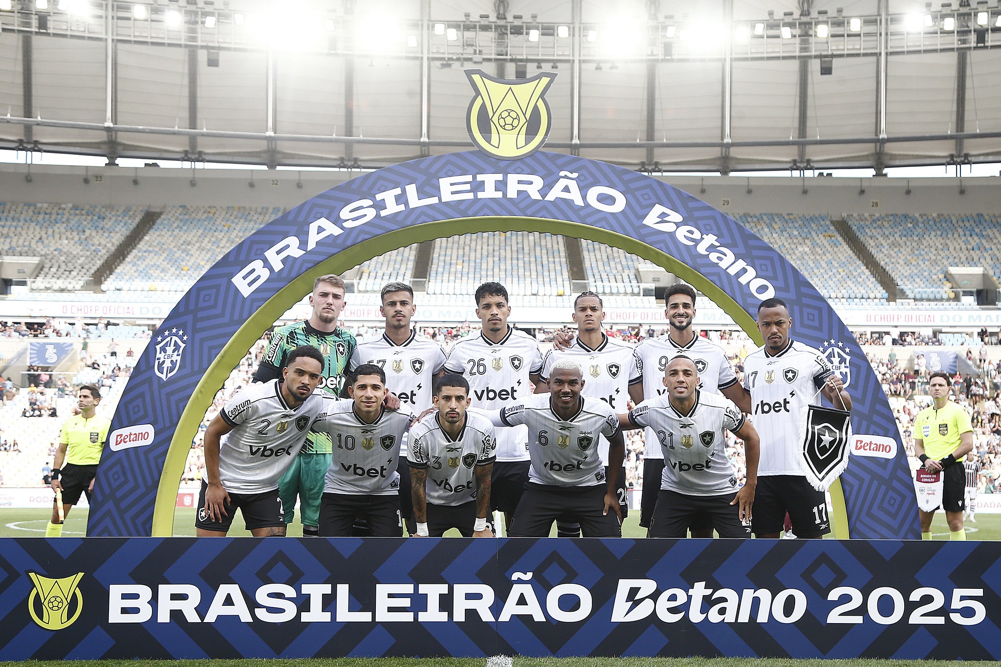 Análise: Botafogo vê ruir invencibilidade no clássico em mais um capítulo de um 2025 irreconhecível