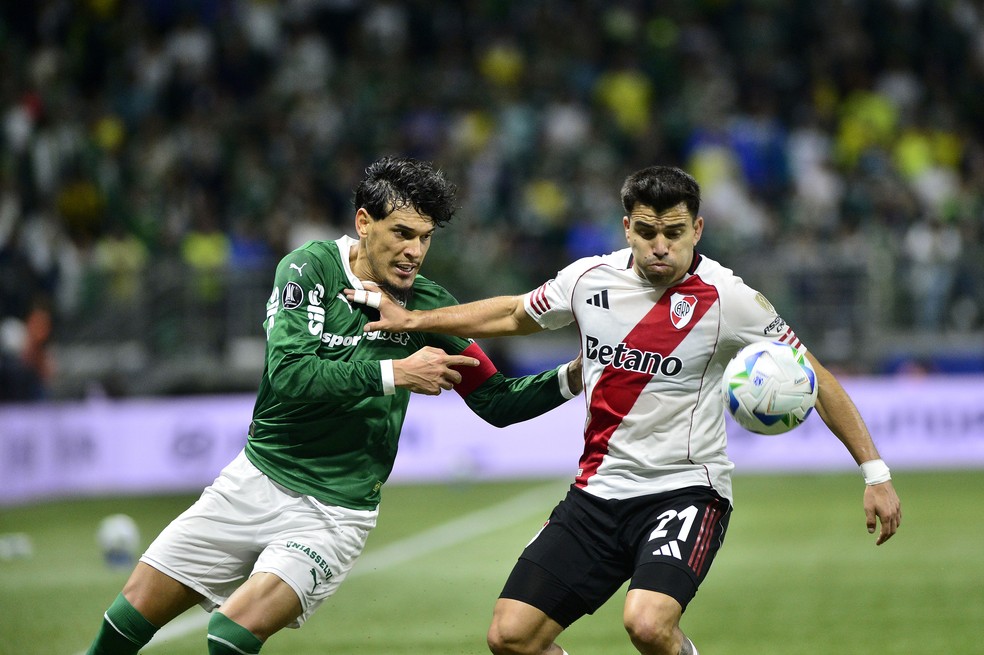 Gustavo Gmez e Acua em Palmeiras x River Plate  Foto: Marcos Ribolli