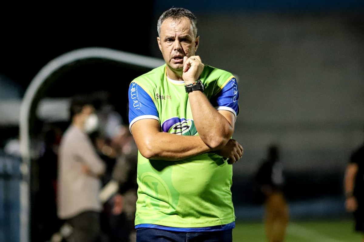 Alan George revela puxão de orelha no vestiário: 