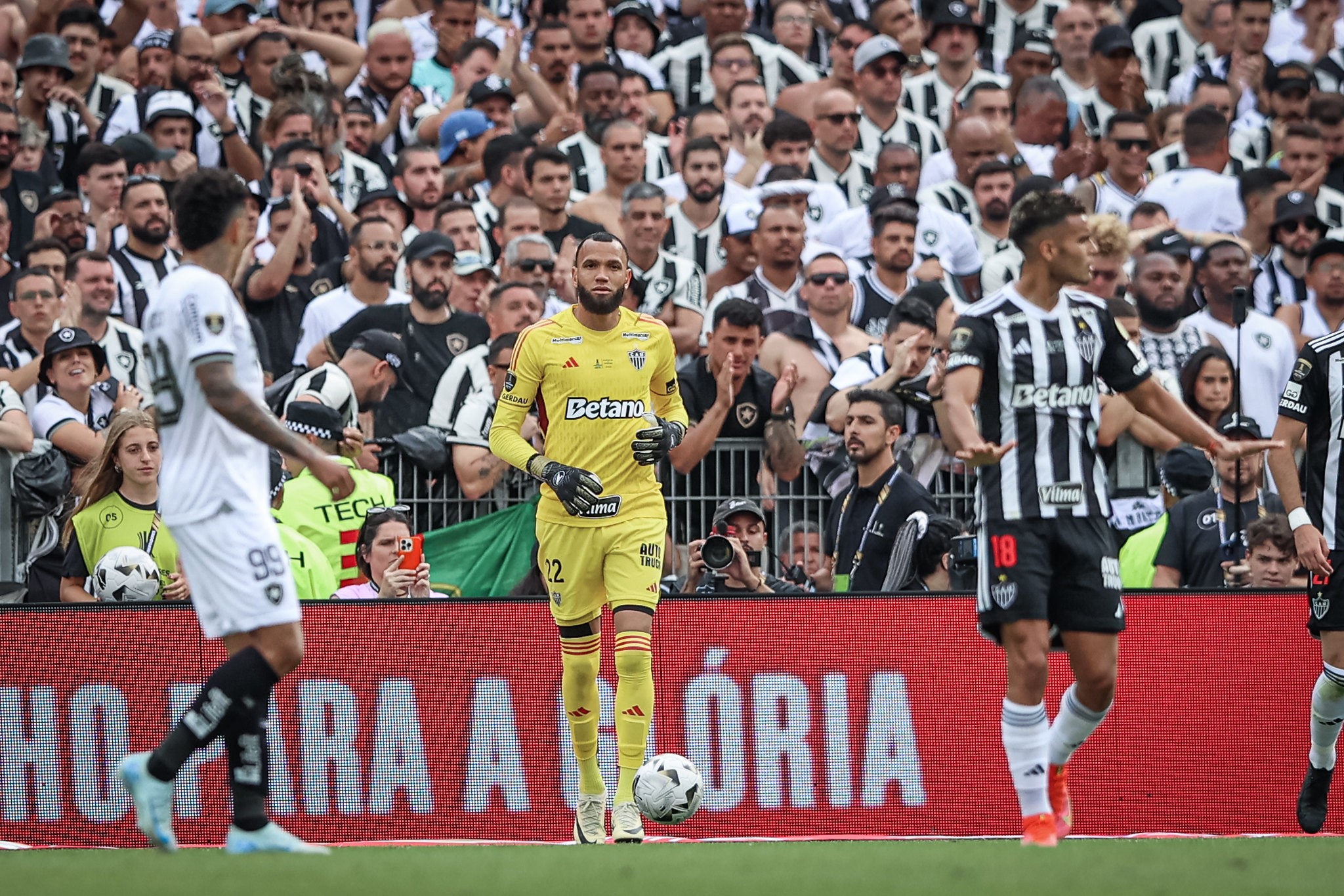 Everson desabafa sobre vice do Atlético-MG na Libertadores: "Caixão no vestiário"