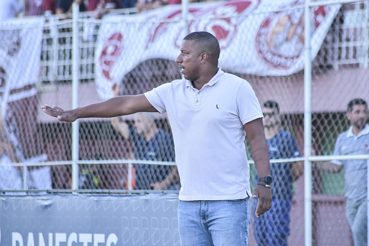 Rodrigo César estreia com vitória pela Desportiva e vê margem de ...