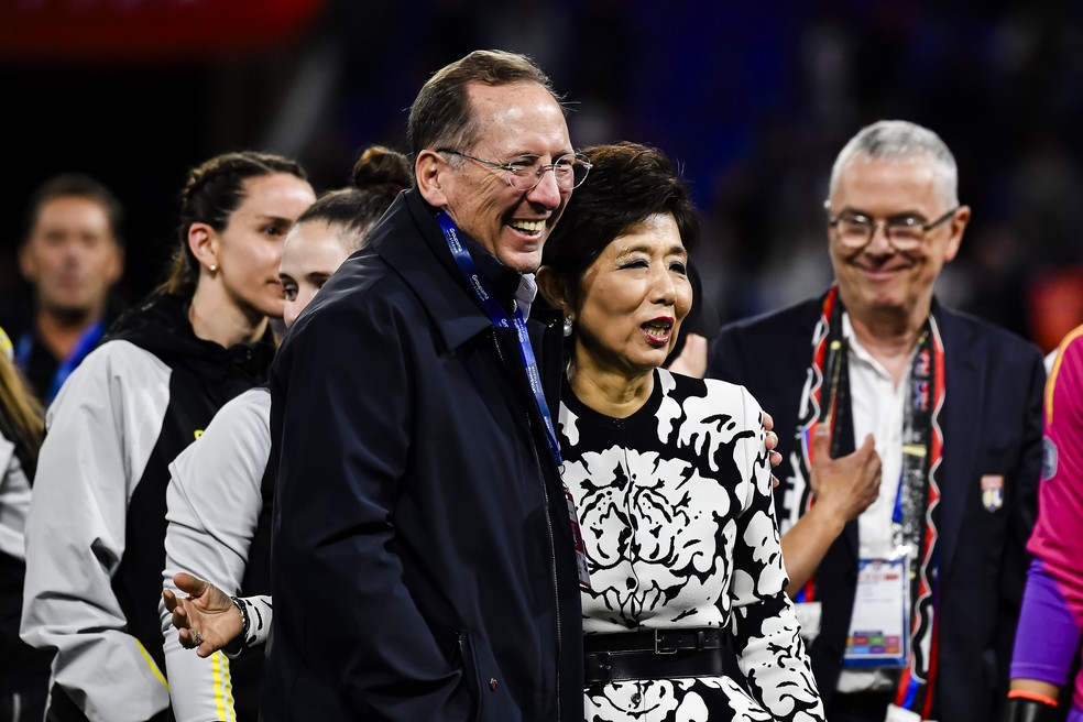 John Textor e Michele Kang, atual presidente do Lyon — Foto: Eurasia Sport Images/Getty Images