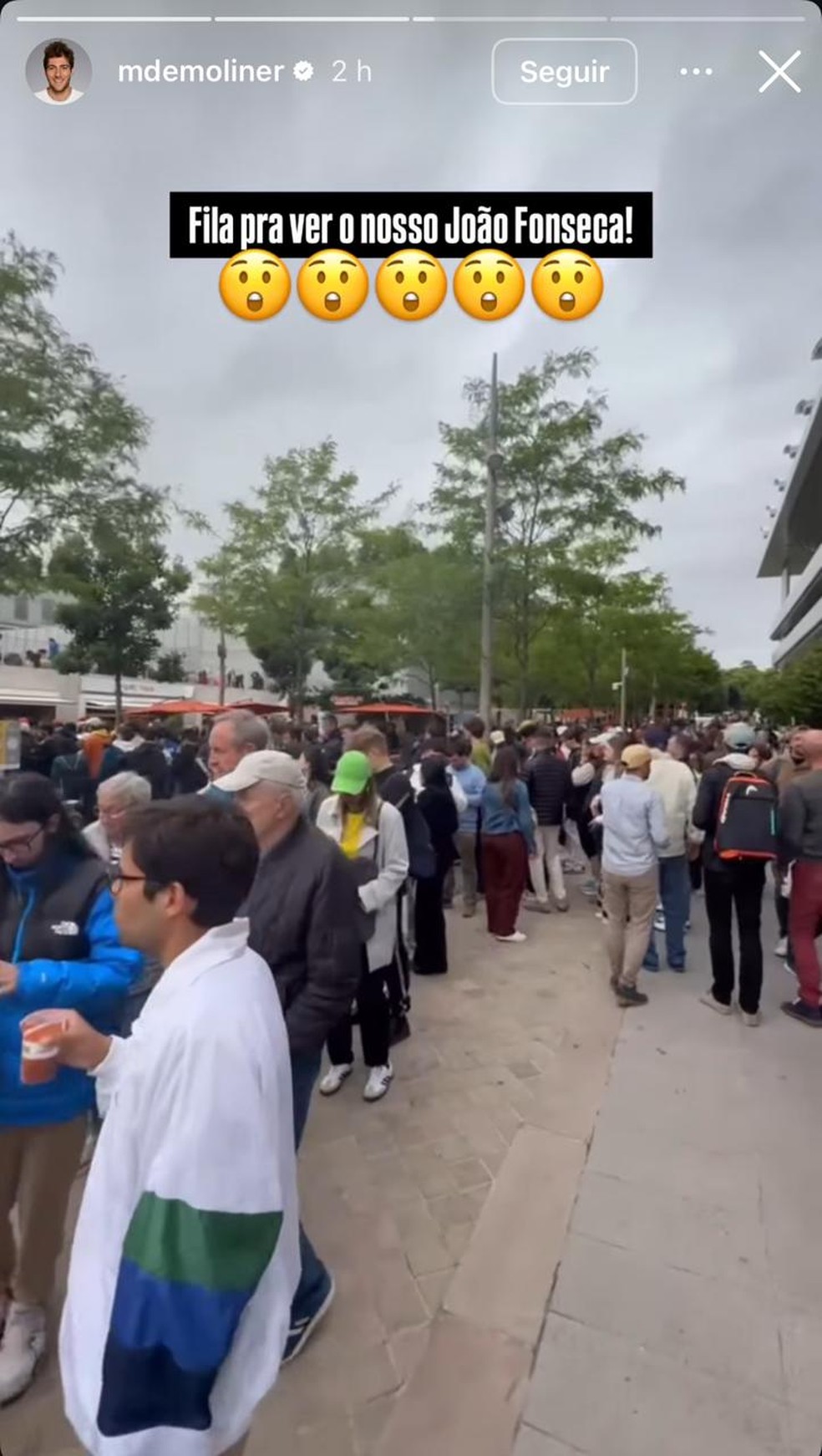 Torcedores brasileiros fazem fila "quilométrica" para entrar na quadra de João Fonseca — Foto: Reprodução / Instagram