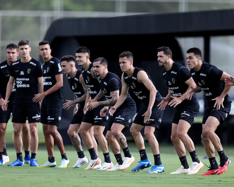Time do Corinthians em treino no CT — Foto: Rodrigo Coca/Ag. Corinthians