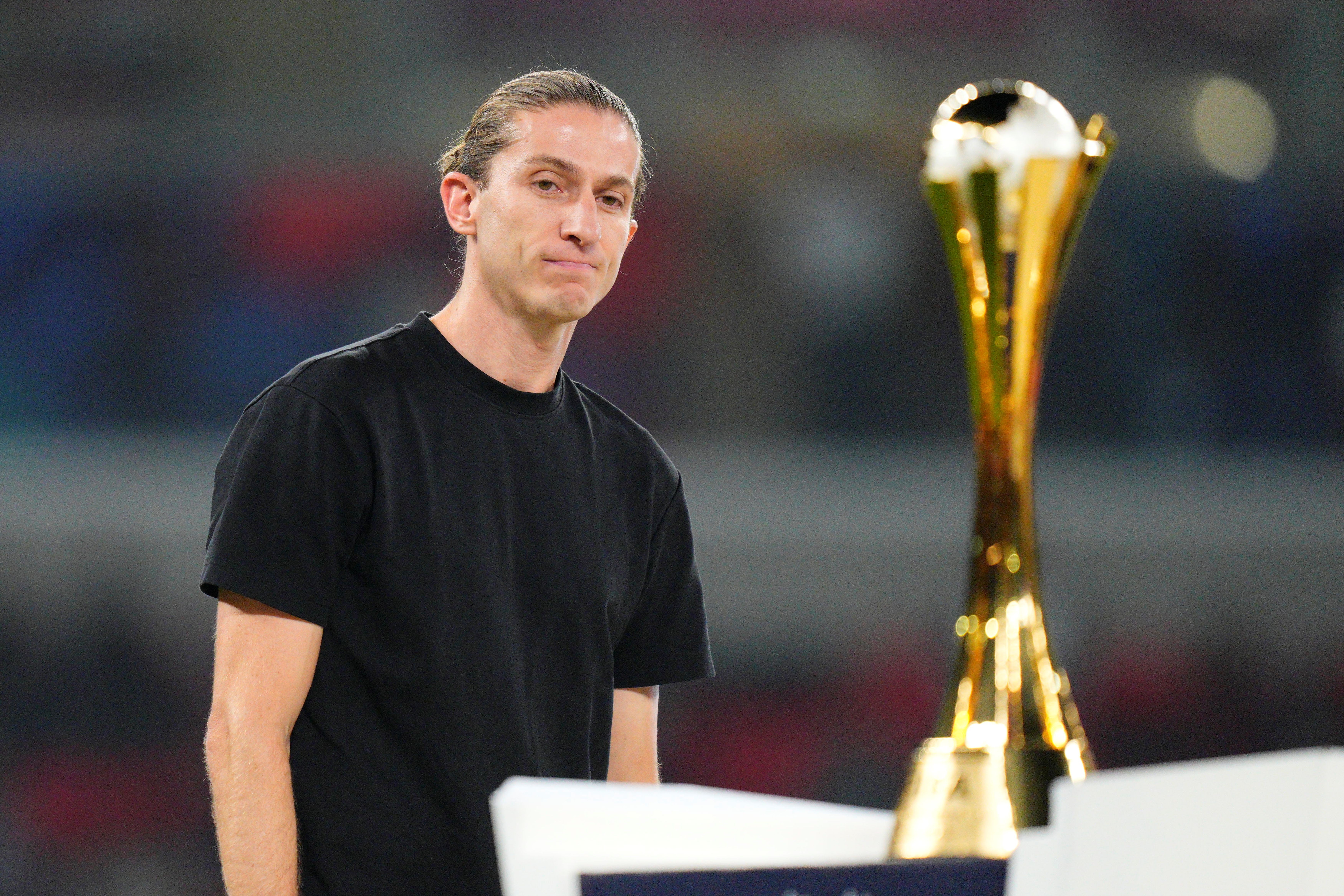 Filipe Luís enfrenta primeiro desafio como técnico do Flamengo após reações no jogo contra o PSG