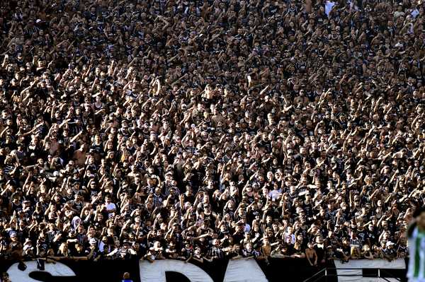 Dois dias de campanha para arena do Corinthians superam bilheteria mensal.