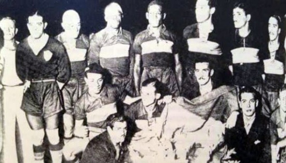 Seleção brasileira com o uniforme do Boca Juniors em 1937 — Foto: Arquivo