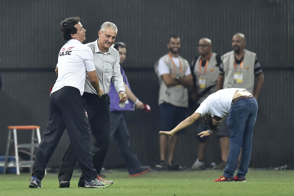 Diniz e Tite no Corinthians x Audax-SP em 2016 — Foto: Mauro Horita