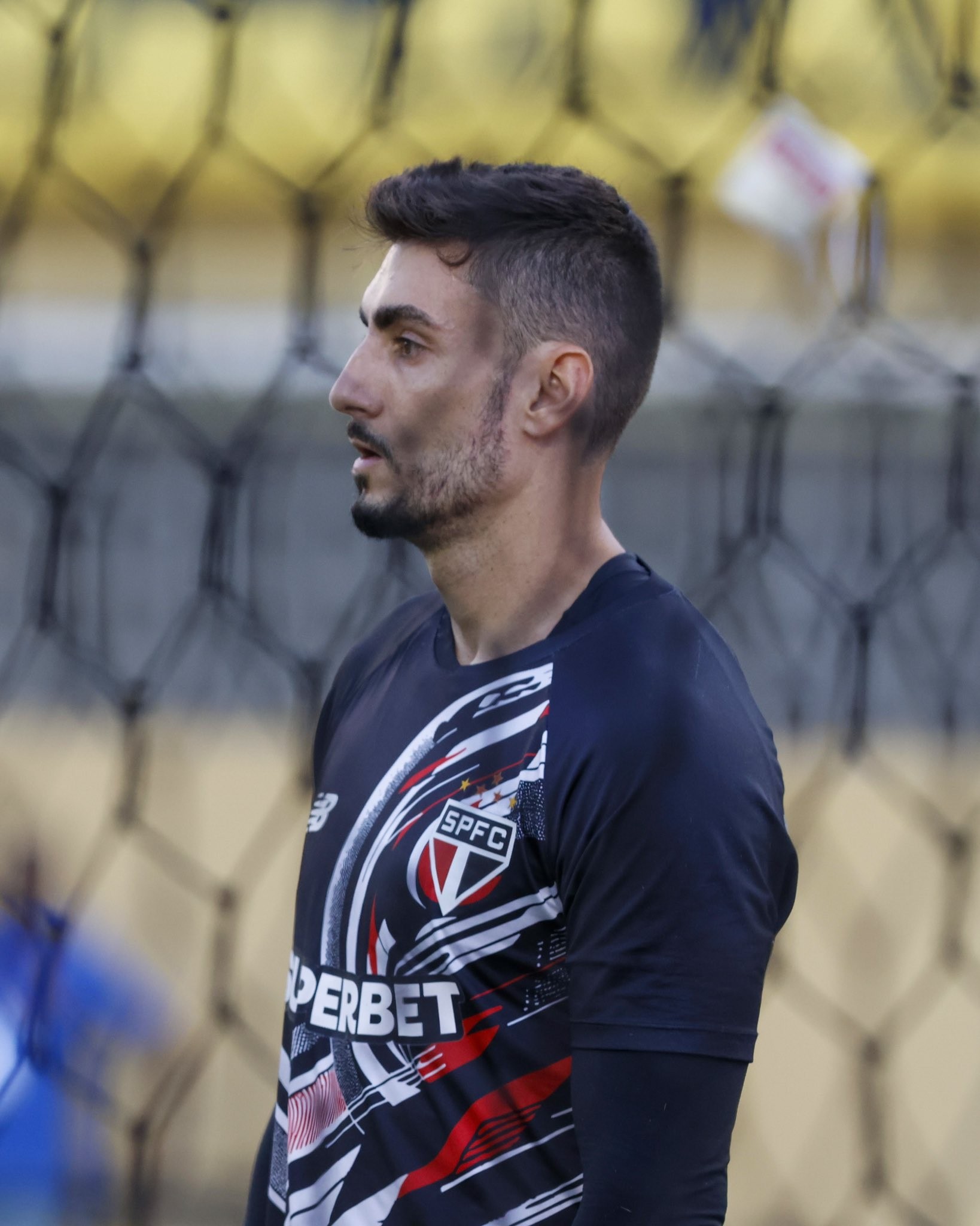 Rafael se destaca no gol do São Paulo e busca renovação no Brasileirão