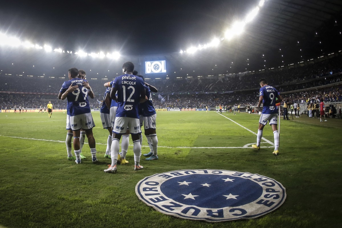 Cruzeiro: Stênio trabalha força e ganha massa magra para suportar física  série B