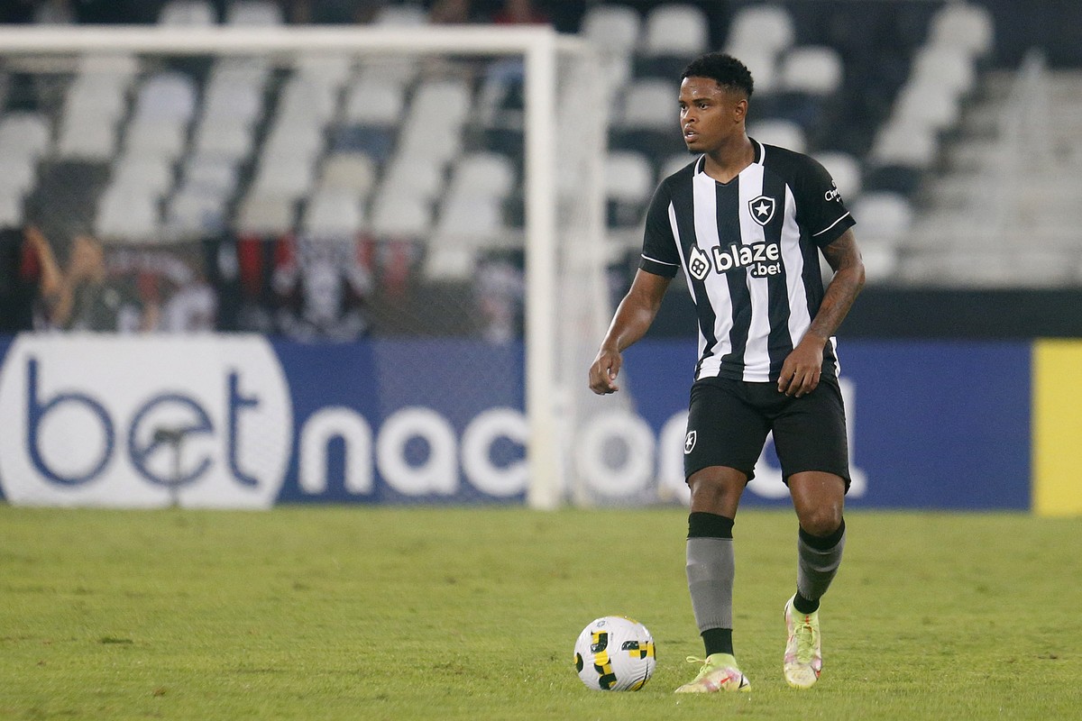 Marçal diz que Botafogo tem perdido jogos nos detalhes e cobra